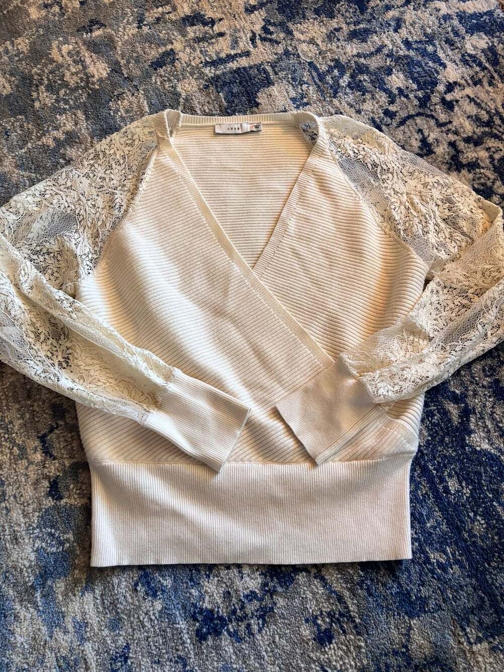 Lush V-Neck delicate lace Sweater Size S cream wrap